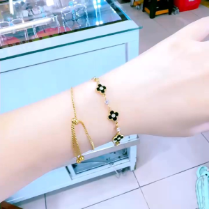 Gelang Tangan Fashion Wanita Titanium Bunga Clver Mata Gelang Serut Perhiasan Wanita Anti Karat