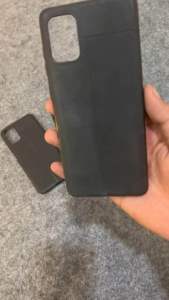 Softcase Hitam Realme 5 & 5I: Perlindungan Smartphone yang Ergonomis