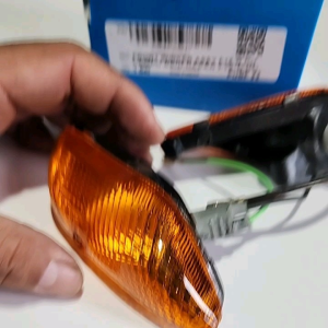 Lampu Sein Assy Sen Depan Kanan Kiri F1ZR Fiz R 2tak Kuning Win 1Set