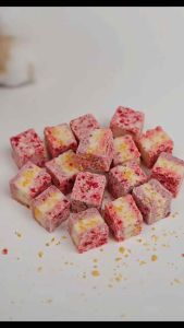 [Petfect] Freeze-dried Berries Cube. Pet Snack Dog snack and Cat snack. Pet Treats