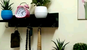 Ambalan +gantungan besi /hiasan dari bahan kayu solid