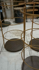 Tempat Payung Besi Unik