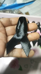 อ้อยเนตร โบว์ไว้อาลัย ริบบิ้นไว้ทุกข์ โหลละ 40 บาท (12ชิ้น)