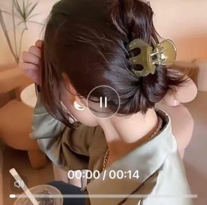 4.8CM Jepit Rambut Jedai ASTRID Warna Jelly\\n\\n Apa itu Jepit Rambut Jedai ASTRID?\\nJepit rambut Jedai ASTRID adalah aksesori rambut yang dirancang khusus untuk memberikan penampilan yang stylish dan menarik. Dengan ukuran 4.8CM dan warna jelly yang cerah, jepit rambut Jedai ASTRID memberikan sentuhan unik pada penampilan Anda. Selain itu, jepit rambut ini mudah digunakan dan cocok untuk berbagai jenis rambut, mulai dari pendek hingga panjang.\\n\\n Keunggulan Jepit Rambut Jedai ASTRID\\nJepit rambut Jedai ASTRID memiliki beberapa keunggulan yang menjadikannya pilihan yang tepat untuk penampilan Anda:\\n\\n* Warna jelly yang cerah dan menarik\\n* Ukuran 4.8CM yang ideal untuk berbagai jenis rambut\\n* Mudah digunakan dan cocok untuk semua usia\\n* Didesain dengan kualitas tinggi untuk ketahanan yang lebih lama\\n\\n Cara Menggunakan Jepit Rambut Jedai ASTRID\\nBerikut adalah langkah-langkah sederhana untuk menggunakan jepit rambut Jedai ASTRID:\\n\\n1. Pastikan rambut Anda sudah dikeringkan dan disisir dengan baik\\n2. Pilih bagian rambut yang ingin Anda jepit\\n3. Tempatkan jepit rambut Jedai ASTRID di bagian rambut tersebut\\n4. Tekan lembut untuk memastikan jepit rambut tetap terpasang dengan baik\\n\\n Manfaat Jepit Rambut untuk Penampilan\\nJepit rambut memiliki banyak manfaat bagi penampilan Anda, termasuk:\\n\\n* Meningkatkan Kepercayaan Diri dengan Jepit Rambut\\nMenggunakan jepit rambut dapat memberikan kepercayaan diri yang lebih besar pada penampilan Anda. Dengan sentuhan stylish dari jepit rambut Jedai ASTRID, Anda akan merasa lebih percaya diri dan menarik.\\n\\n* Jepit Rambut sebagai Aksesori Stylish\\nJepit rambut Jedai ASTRID adalah aksesori rambut yang stylish dan unik. Dengan warna jelly yang cerah, jepit rambut ini dapat memberikan sentuhan yang menarik pada penampilan Anda.\\n\\n Tips Memilih dan Merawat Jepit Rambut\\nBerikut adalah beberapa tips untuk memilih dan merawat jepit rambut Anda:\\n\\n* Memilih Ukuran Jepit Rambut yang Tepat\\nPilih ukuran jepit rambut yang sesuai dengan jenis rambut Anda. Untuk rambut pendek, pilih jepit rambut dengan ukuran yang lebih kecil. Sedangkan untuk rambut panjang, pilih jepit rambut dengan ukuran yang lebih besar.\\n\\n* Cara Merawat Jepit Rambut Agar Awet\\nAgar jepit rambut Anda tetap awet dan tahan lama, pastikan untuk membersihkannya secara rutin setelah digunakan. Anda juga dapat menyimpannya di tempat yang aman dan terhindar dari panas langsung.\n}