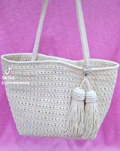 กระเป๋าเชือกร่มสีขาวงาช้าง