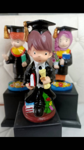 Piala Patung Wisuda Trophy Boneka Wisuda Vandel Wisuda Full Body