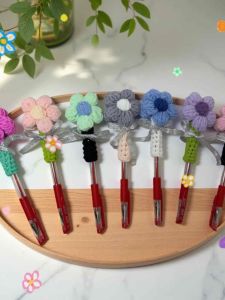 READY STOCK 🇲🇾0.5mm  Red Flower Pen Teachers days gift flower crochet pen cover with red pen 钩织笔套 教师节礼物