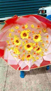 ช่อทานตะวันทรงกลม ช่อเปล่าใส่ธนบัตรเอง50ใบ