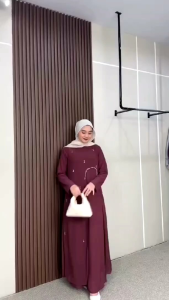 Gamis Wanita Karina: Pilihan Pakaian Pesta Mewah Lebaran 2025