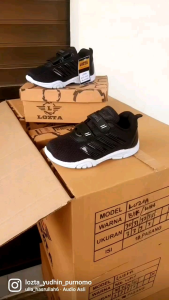 Sneaker Anak Import Hitam: Pilihan Terbaik untuk Anak Anda