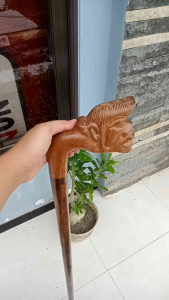 Tongkat Jalan Kayu Kelor Emas Ukir Semar H478