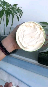 HỘP 500G.KEM BODY CẤY TRẮNG ARBUTIN X 10.KHỬ DA VÀNG (CÓ BỘT TẨY TRẮNG BODY ).CHẤT KEM PHÔ MAI ĐẶC ÚP KHÔNG ĐỔ. KEM CÓ MAKEUP KHÁNG NƯỚC CHỐNG NẮNG NHẸ NHẸ