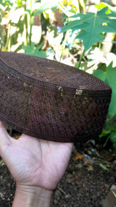 Pecinta Desain Klasik & Elegan? Kenali Peci Akar Jangang Super Premium