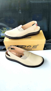 SENDAL SEPATU WANITA / SEPATU WANITA / SENDAL SLOP WANITA KICKERS / Sandals women shoes/lady shoes/women sandals slop ladies Ros 1