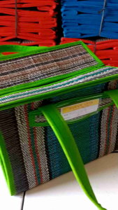 Tas Tenun Tikar & Tas Hajatan Bowoh: Tips Belanja Tas Anyaman Rajut