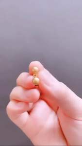 Anting Tusuk Ukir Pasir Gold CXA147: Desain Elegan untuk Aksesoris Fashion