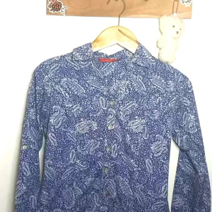 Preloved batik Biru dengan aksen daun putih