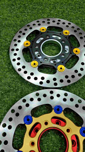 จานดิสหน้า5รูแถมสเปอร์เซอร์รุ่น โซนิค แดช โนวา