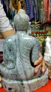 พระ พุทธ รูปหยก แกะด้วย หยกพม่า ขนาด หน้าตัก 9 นิ้ว สูง 12 นิ้ว