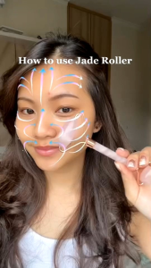 Indoganic Beauty Rose Quartz/ Giok Facial Roller/ Roller Wajah/Alat Pijat Wajah