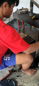 karet tutup kaki meja kursi rak besi hollow 4x4 baja ringan