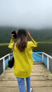 Kemeja Linen Wanita Karina Shirt: Kancing Depan & Belakang