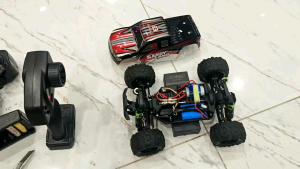 Xe điều khiển DeeRC MadTruck 1/18 1/16 Brushed Visai Kim loại tốc độ cao