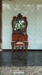 SET MEJA RIAS JATI KLASIK MEWAH 70x44x80 cm