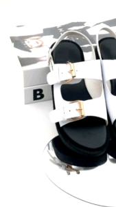 sendal wanita terbaru