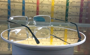 Kính lão kính viễn kính đọc sách xem điện thoại đi đường  gọng titan sẻ cước nửa vành [đủ số +075 đến +4.00]