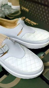 Sepatu Wedges Wanita Dewasa One Love Terbaru Sepatu Branded Kualitas super premium hak tinggi sedang 4cm gaya fashion casual unik barang butik lembut nyaman dipakai simple bagus harga murah kualitas sepatu terbaik dikelasnya mewah Kode SH 02