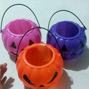 HALLOWEEN TRICK OR TREAT PUMPKIN BASKET 5x6in.(random face design)