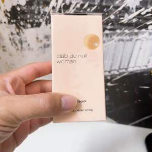 Lăn khử mùi nữ Club De Nuit Woman 75gr
