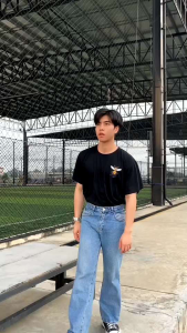 POOHWA BRAND T-Shirt OVER SIZE เสื้อยืดสกรีนลาย ผึ้ง