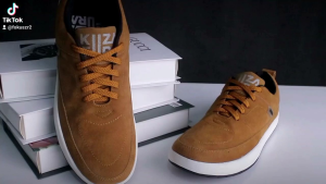 Sepatu Sneaker Pria Trendy Kekinian Style Korea Casual Terbaik