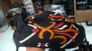 udeng Sunda blangkon Jawa totopong Iker kepala batik