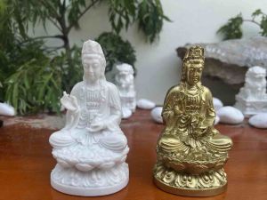 Tượng Phật Quan Thế Âm Bồ Tát trang trí nhà cửa để bàn làm việc ban thờ trên ô tô.