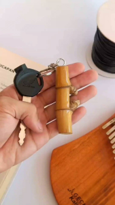 Gantungan Kunci Bambu Petuk: Aksesoris Kunci Elegan