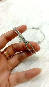 Exquisite and elegant bracelet 精致大气闪闪手镯