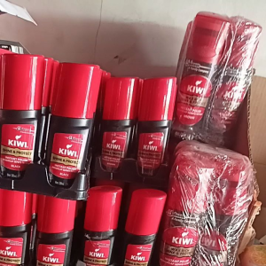 Semir sepatu KIWI dengan 2 pilihan warna