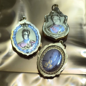 Inspire Jewelry จี้เสด็จพ่อรัชกาลที่ 5 ด้านหลังเสด็จเตี่ยกรมหลวงชุมพรเขตอุดมศักดิ์ งานปราณ