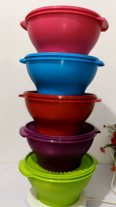 Versatile Kitchen Storage: Tupperware Original Salad Bowl 4L & Large Servalier Bowl 2.3L