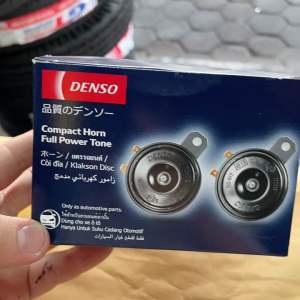 Klakson Disc Denso Suara Avanza Relay Bosch\\n\\n Pemahaman Dasar Tentang Klakson Disc Denso Suara\\n\\n Pengertian Klakson Disc Denso Suara\\n\\nKlakson disc denso suara adalah perangkat penghasil suara keras yang digunakan pada kendaraan mobil, seperti Toyota Avanza. Klakson ini dirancang khusus oleh Denso, sebuah produsen komponen otomotif terkemuka. Klakson ini memiliki karakteristik suara yang unik dan khas, sehingga mudah diidentifikasi oleh pengguna.\\n\\n Fungsi Klakson Disc Denso Suara\\n\\nFungsi utama klakson disc denso suara adalah memberikan peringatan suara kepada pengendara lain atau pejalan kaki ketika mobil mendekati atau berada dalam situasi yang berbahaya. Selain itu, klakson ini juga bisa digunakan sebagai alat komunikasi antar pengendara, misalnya ketika mengingatkan pengendara lain untuk memberi jalan atau menghindari tabrakan.\\n\\n Kelebihan dan Kekurangan Klakson Disc Denso Suara\\n\\nKelebihan klakson disc denso suara meliputi:\\n\\n- Suara yang jernih dan tajam\\n- Dapat diperdengarkan dari jarak jauh\\n- Desain yang elegan dan cocok untuk mobil Avanza\\n\\nKekurangan klakson disc denso suara meliputi:\\n\\n- Harga yang lebih mahal dibandingkan klakson standar\\n- Membutuhkan instalasi yang tepat agar dapat berfungsi maksimal\\n\\n Cara Menggunakan Klakson Disc Denso Suara dengan Benar\\n\\n Instalasi Klakson Disc Denso Suara\\n\\nUntuk menginstal klakson disc denso suara pada mobil Avanza, Anda perlu mengikuti langkah-langkah berikut:\\n\\n1. Pastikan mobil dalam keadaan mati dan baterai terlepas.\\n2. Bongkar klakson standar pada mobil.\\n3. Pasang klakson disc denso suara pada tempat yang sama dengan klakson standar.\\n4. Hubungkan kabel klakson disc denso suara ke sistem kelistrikan mobil.\\n5. Pasang kembali baterai dan coba klakson disc denso suara.\\n\\n Pengaturan Volume Klakson Disc Denso Suara\\n\\nUntuk mengatur volume klakson disc denso suara, Anda perlu memastikan bahwa kabel klakson terhubung dengan baik ke sistem kelistrikan mobil. Jika volume masih terasa rendah, Anda bisa mencoba mengatur ulang sistem kelistrikan mobil atau meminta bantuan mekanik profesional.\\n\\n Perawatan Klakson Disc Denso Suara\\n\\nUntuk menjaga klakson disc denso suara agar tetap berfungsi dengan baik, Anda perlu melakukan beberapa langkah perawatan:\\n\\n- Cek kabel klakson secara berkala untuk memastikan tidak ada kerusakan.\\n- Bersihkan klakson secara berkala dengan kain lembut.\\n- Jangan gunakan klakson disc denso suara secara berlebihan.\\n\\n Alternatif Klakson Berkualitas Tinggi untuk Mobil Avanza\\n\\n Klakson Relay Bosch Avanza\\n\\nKlakson relay bosch avanza adalah alternatif lain yang bisa dipertimbangkan jika Anda mencari klakson berkualitas tinggi untuk mobil Avanza. Klakson ini memiliki karakteristik suara yang jernih dan tajam, serta desain yang elegan.\\n\\n Klakson Suara Tajam untuk Mobil Avanza\\n\\nJika Anda mencari klakson dengan suara yang lebih tajam, ada beberapa pilihan klakson suara tajam yang bisa dipertimbangkan untuk mobil Avanza. Klakson ini biasanya memiliki volume yang lebih tinggi dibandingkan klakson standar.\\n\\n Klakson untuk Mobil Avanza Lainnya\\n\\nSelain klakson disc denso suara, ada banyak pilihan klakson lainnya yang bisa dipertimbangkan untuk mobil Avanza. Beberapa pilihan klakson berkualitas tinggi lainnya termasuk klakson relay bosch, klakson suara tajam, dan klakson dengan desain unik.\\n\\nDengan mempertimbangkan pilihan klakson yang tepat, Anda bisa mendapatkan klakson yang sesuai dengan kebutuhan dan preferensi Anda. Pastikan untuk memilih klakson yang berkualitas tinggi dan aman untuk digunakan pada mobil Avanza Anda.\n}