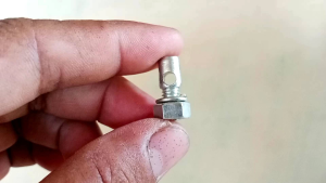 [2 PCS] Baut Lubang mata rem /mata Yuyu rem stang sepeda ontel sepeda kebo unta - Mata Yuyu rem onthel - Baut lubang rem Stang onthel - Baut Pengait rem Stang sepeda onthel - Baut Lubang rem sepeda - Baut lubang Rem Sepeda - Baut Lubang rem stang onthel