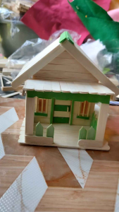 miniatur rumah stik es krim prakarya kerajinan tangan dari stik es krim tugas sekolah pajangan rumah