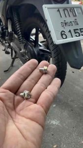 น็อตบังโซ่ ** เบอร์10 ** ยาว 0.8 cm ( 6x8 )