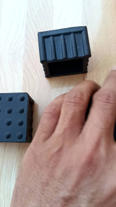 (100Pcs) Karet Kaki Hollow 35x35 Nyarung Karet Tutup Kaki Meja Kursi Rak Pipa Besi Kotak