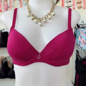 เสื้อชั้นในสตรีมีโครงเสริมฟองเล็กน้อย