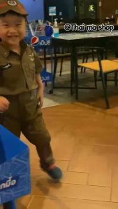 ชุดตำรวจเด็ก ชุดตำ รวจ จิ๋ว ชุดอาชีพเด็ก ชุดอาชีพในฝัน เด็กชายและเด็กหญิงสำหรับเด็กอายุ 2-12 ปี ชุดมี เสื้อ กางเกง และหมวก