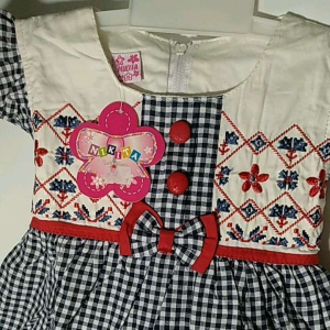 Pakaian Bayi Nyaman: Tips dan Desain